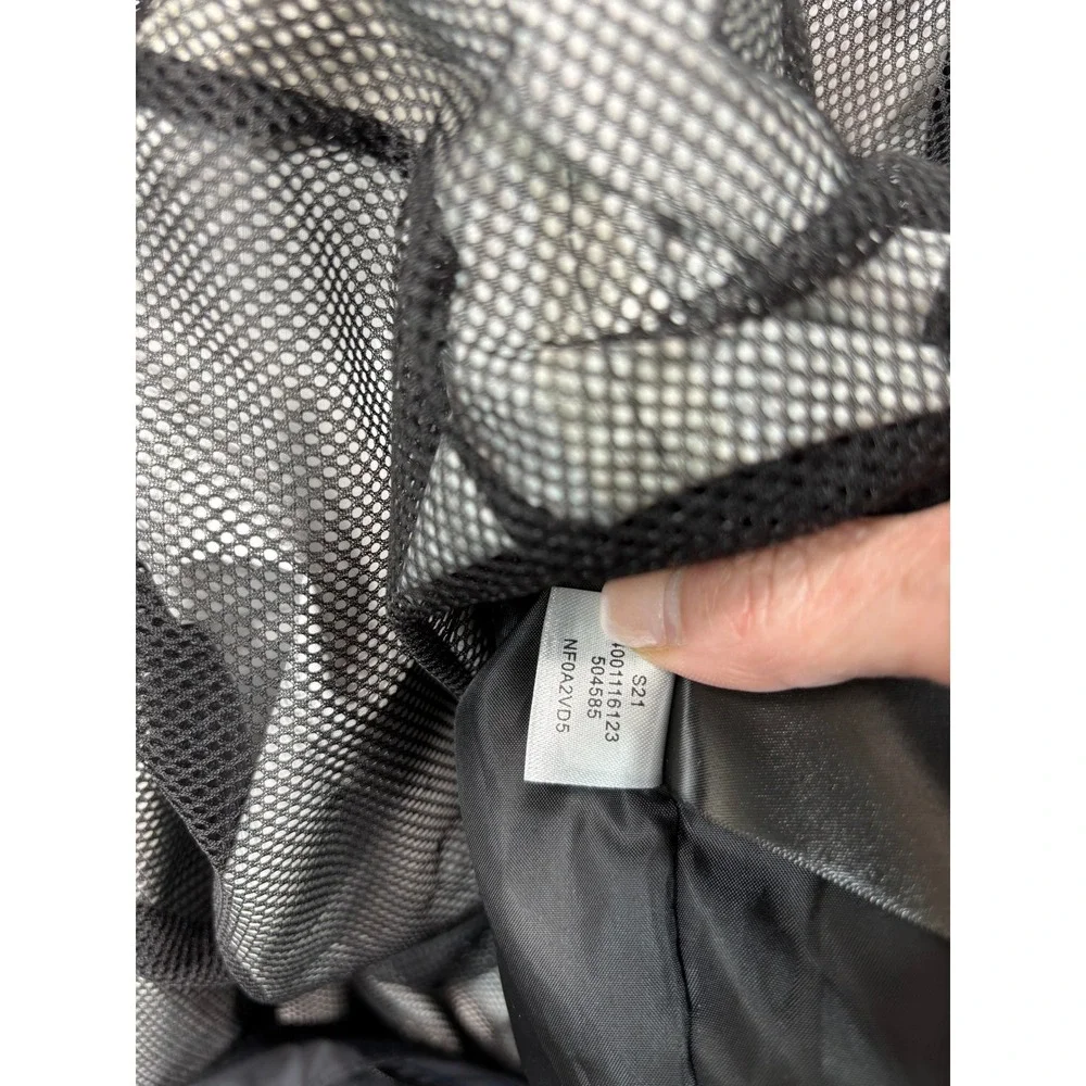 The North Face Mens DryVent Rain Jacket Gray Hooded Windbreaker Shell